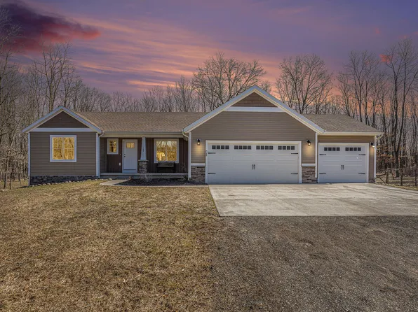 160 River Pine Dr, Lowell, MI 49331