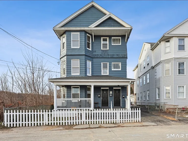 31 Sheffield St #3 — Photo 1