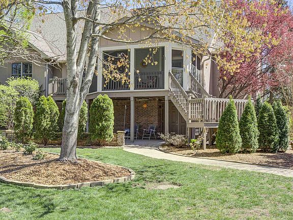 5th image of 237 Lake Pointe Dr