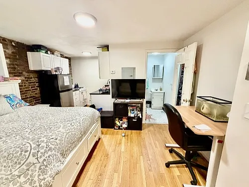 40 Clark St #B Photo 1