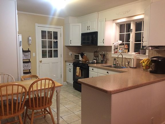 Eat in Kitchen