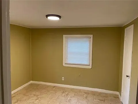 4 bed, 1000 sqft, $1,200 — Photo 4