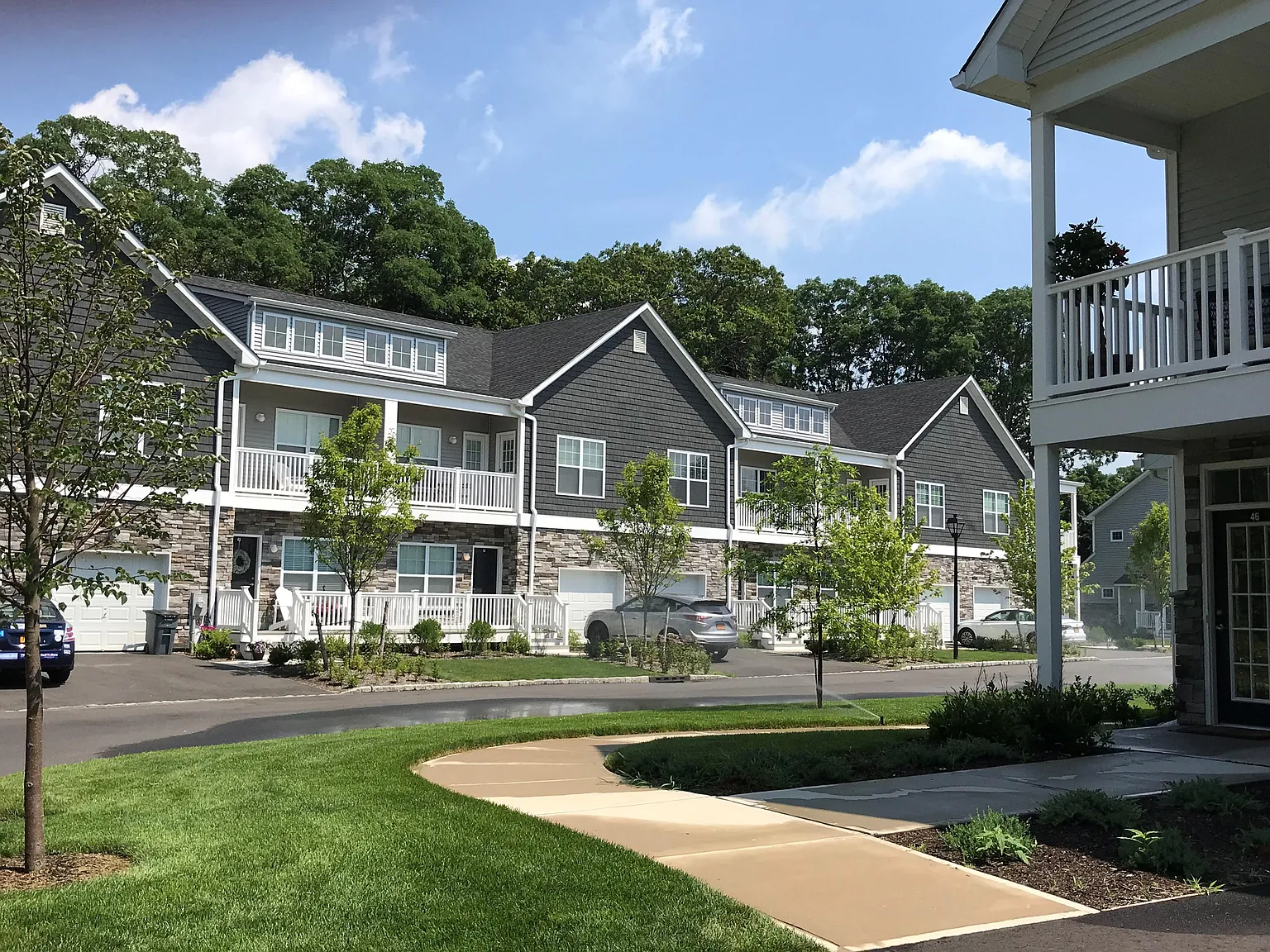 Fairfield Townhouses At Selden — Photo 3