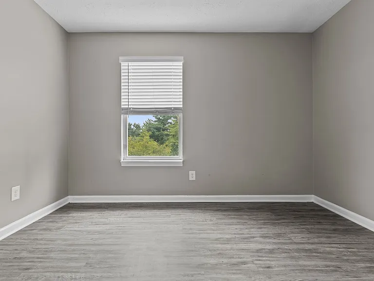 345 Bypass Plaza Dr — Photo 6
