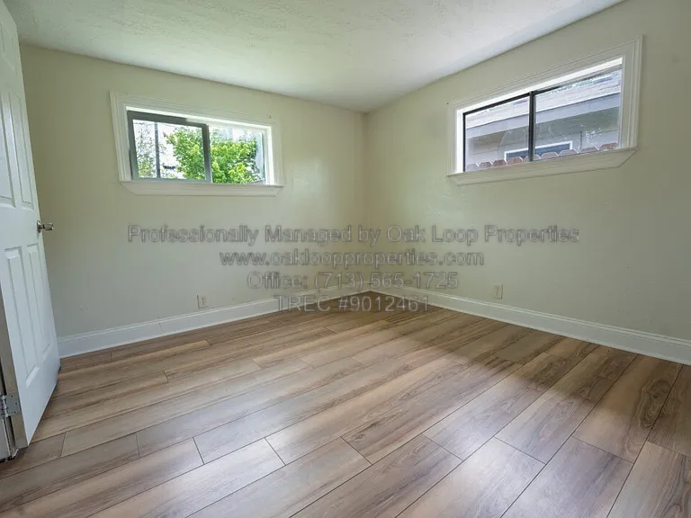 220 Armstrong St — Photo 14