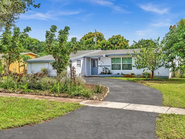 4772 NW 4th Street, Plantation, FL 33317