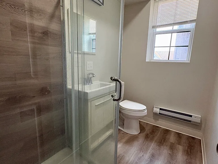 Bethune Lofts — Photo 36