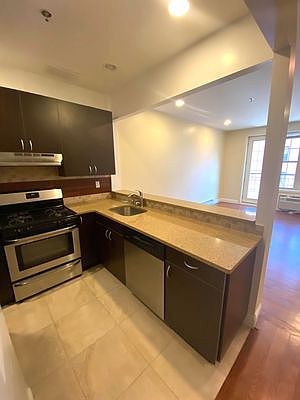 2nd image of 3083 32nd St #3