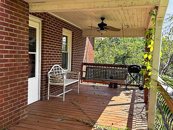 4th image of 683 McDaniel Rd