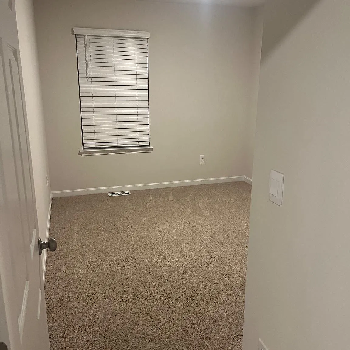 3 bed, 2.5 bath, 1500 sqft, $1,750 — Photo 3