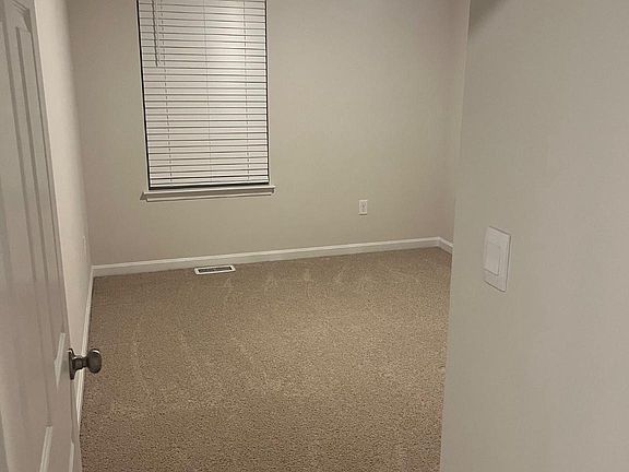 3rd image of 135 Rae Ct