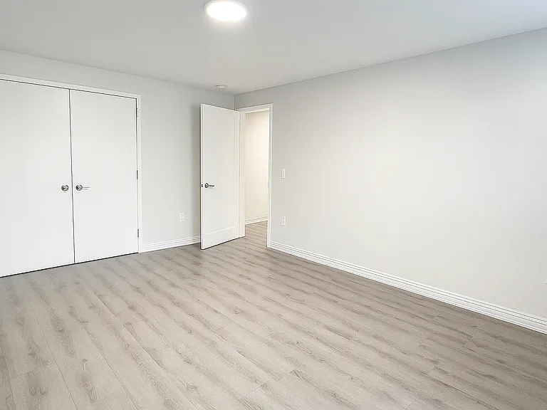 Lexington Apartments — Photo 7