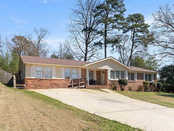 2nd image of 1408 Holly Oak Dr
