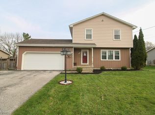 1913 Cloverbrook Dr, Mineral Ridge, OH 44440