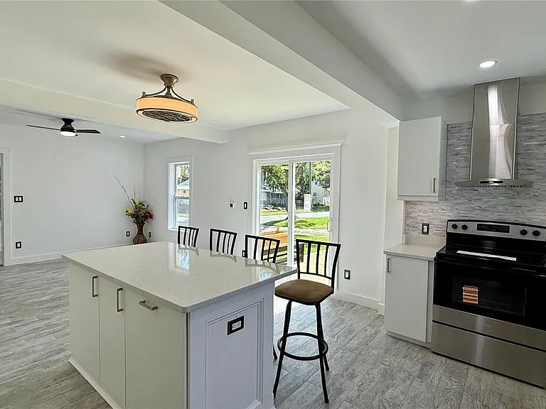 701 New York Ave — Photo 5