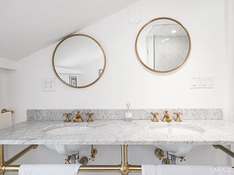 87 Myrtle Ave — Photo 18