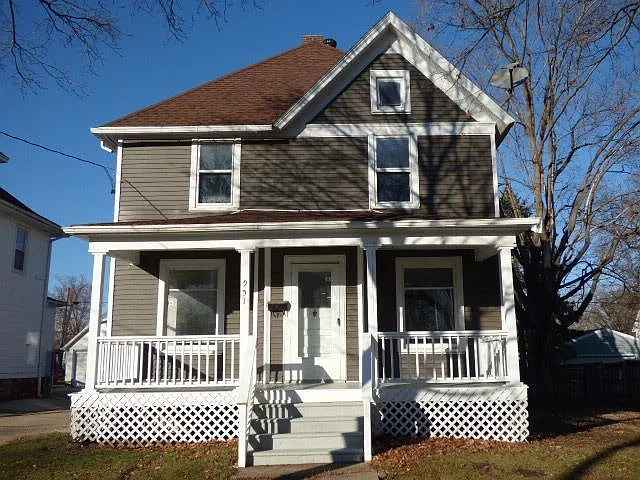 951 Highland Avenue photo 1