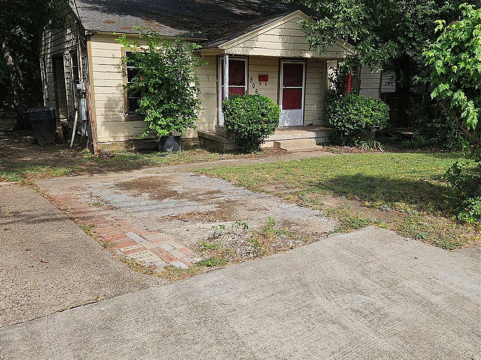 1st image of 906 Signet St