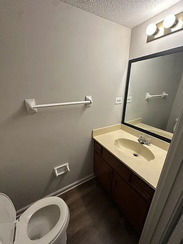 2 bed, 2.5 bath, 1536 sqft, $1,195 — Photo 3