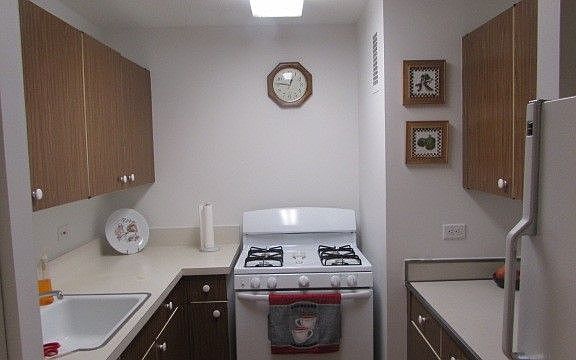 5th image of 80 Gold St #17M