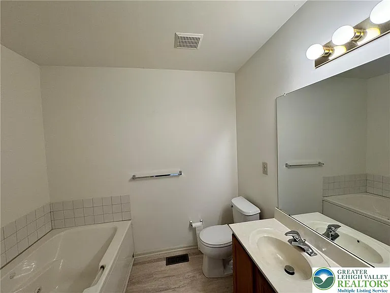 4142 Huckleberry Dr — Photo 11