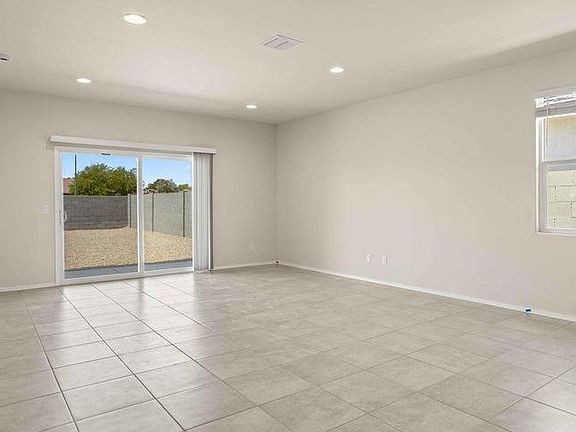 4th image of 1130 W Paradise Way