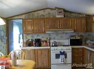 5114 W Polk Rd, Alma, MI 48801