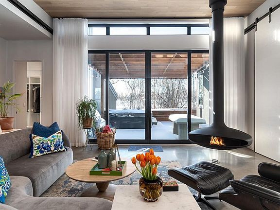 5th image of 411 N Cliffe Ave SW