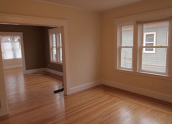 looking toward living rm