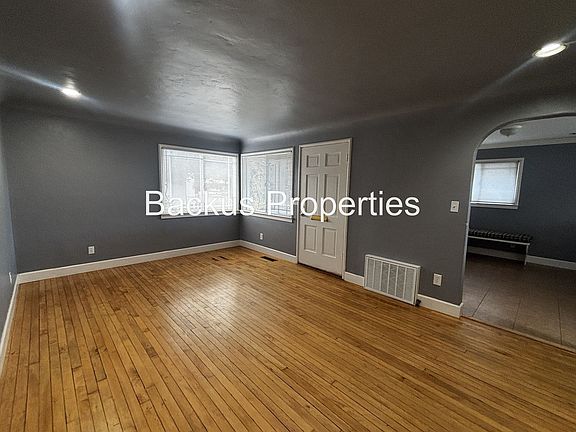 3rd image of 550 Trinity Ave