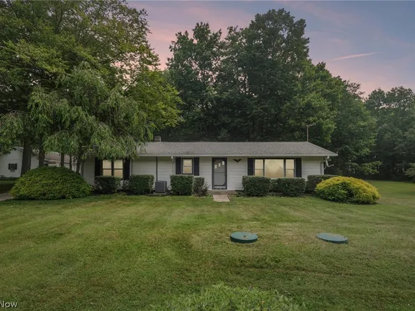 9793 Clay St, Montville, OH 44064