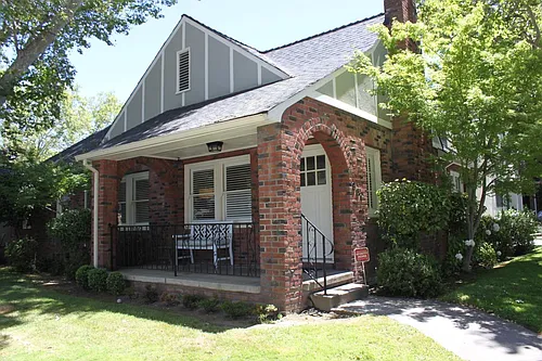 901 44th St Photo 1