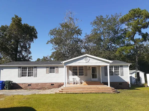 201 Blue Fan St, Surf City, NC 28445