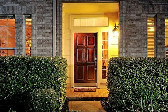1st image of 30 Melville Glen Pl