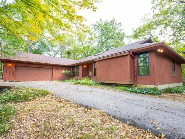 955 Woodcreek Dr, Milford, OH 45150