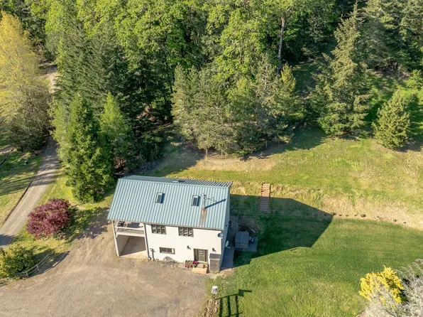 9999 SW Vine Maple Dr, McMinnville, OR 97128