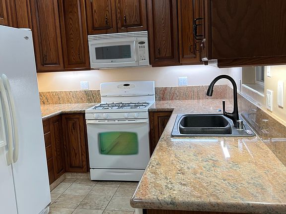 4th image of 3657 Foxley Dr