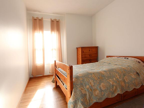 2nd image of 4230 W Huntington Ave