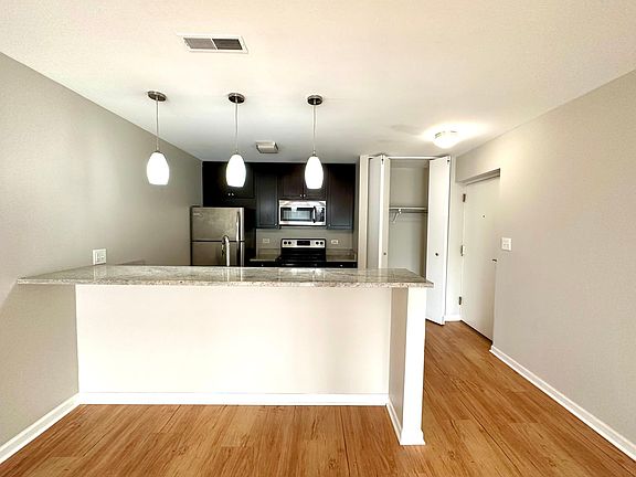 5th image of 1720 N Halsted St APT 203