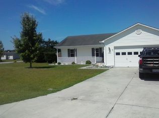 303 Kenilworth Pl, Hubert, NC 28539