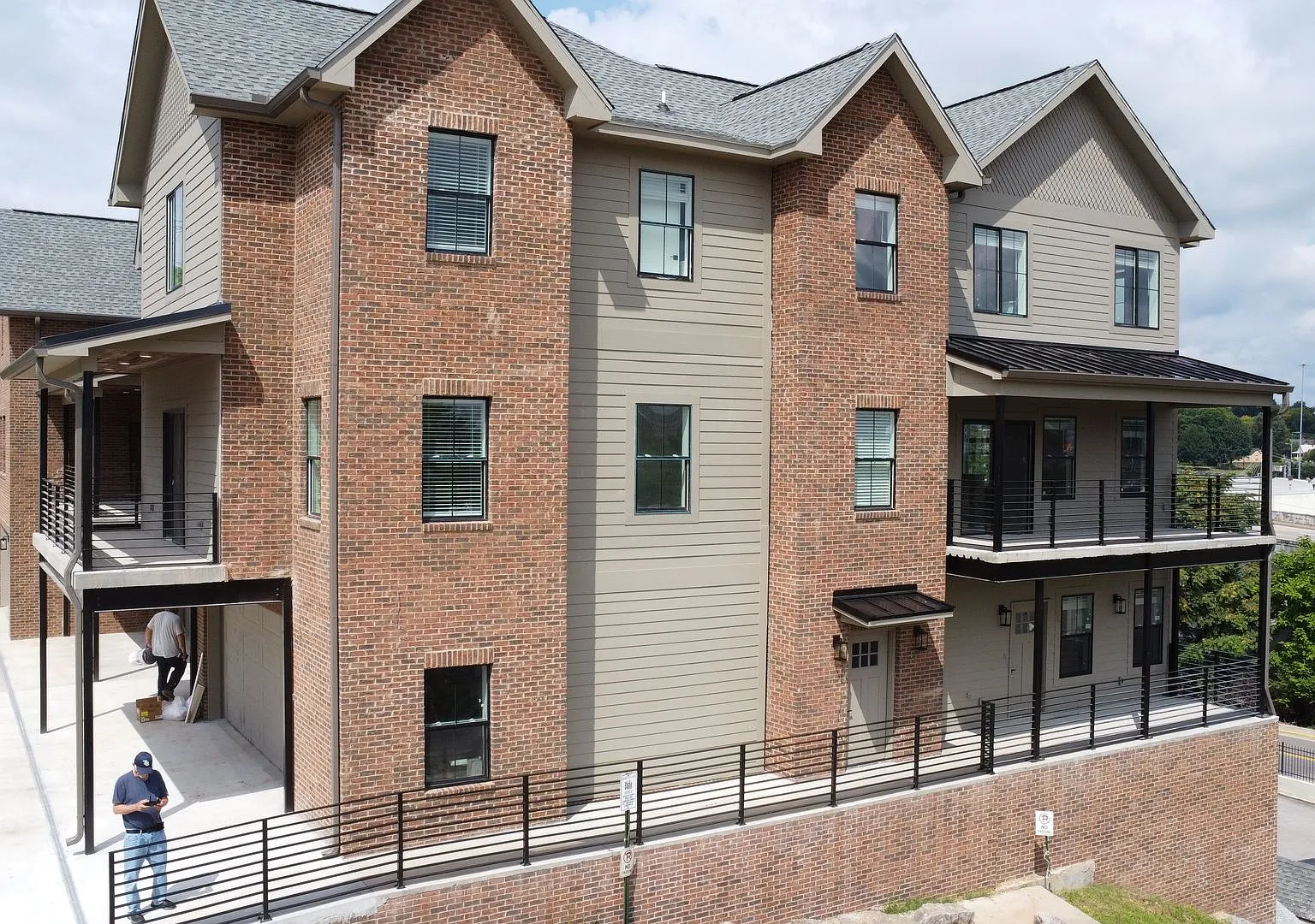 Waitlist for Aug2027Jul2028 Now Open! |4BR 4BA New Off Campus Housing Near UTK — Photo 1