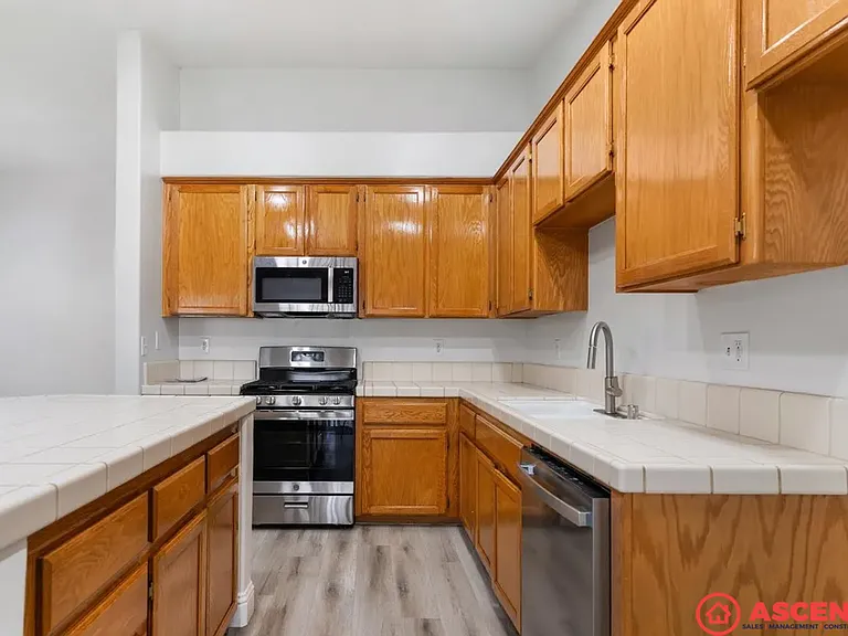 5905 Oneida Falls Dr — Photo 10