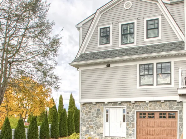 24 Harold St #E, Cos Cob, CT 06807