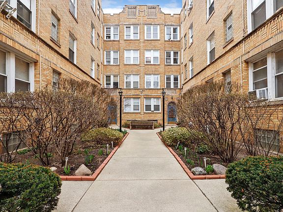 3rd image of 840 W Ainslie St APT D1