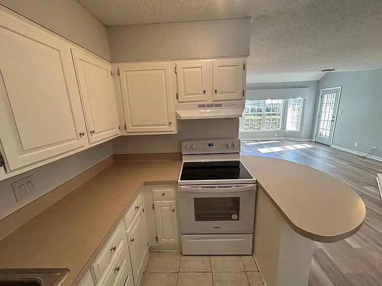1205 Tiffany Ln #G — Photo 7