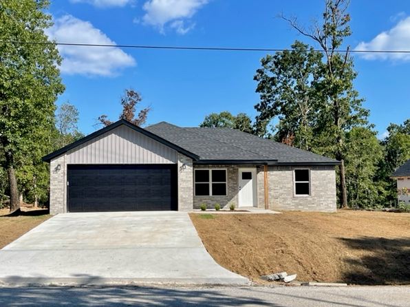 277 Kinross Dr