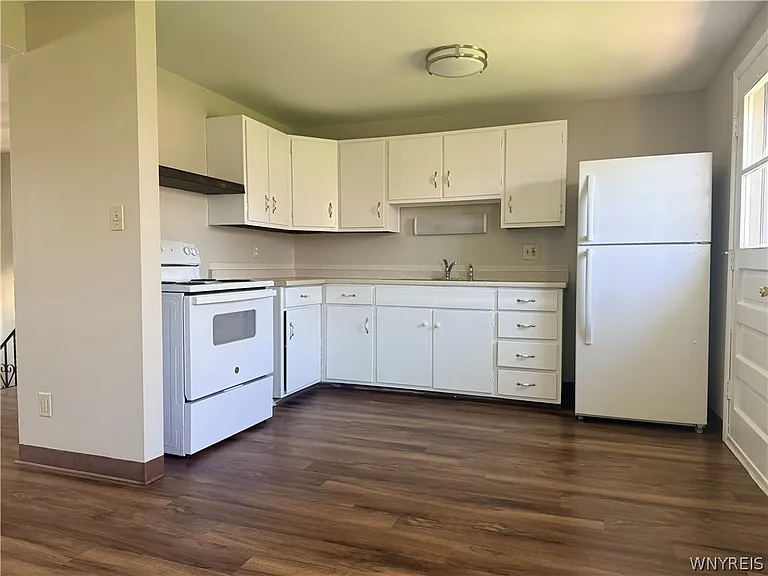 3365 McKinley Pkwy — Photo 4