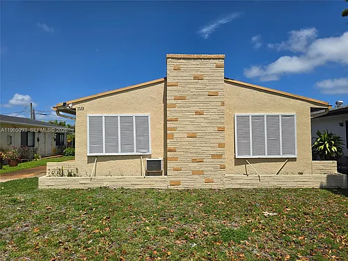 1723 Thomas St #3 Photo 1