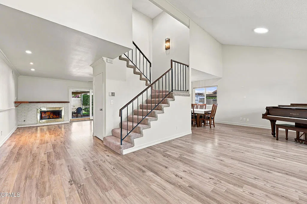 4 bed, 2.5 bath, 1913 sqft, $4,350 — Photo 3