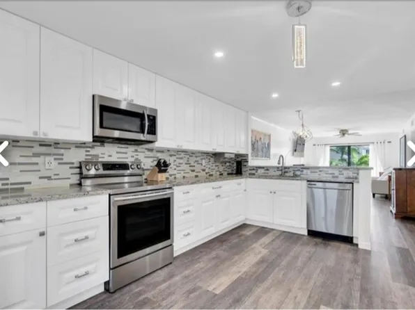 8701 Blind Pass Rd APT 202B, Saint Pete Beach, FL 33706